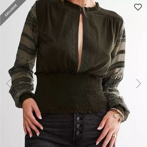 🌶️ Gimmicks by BKE Embroidered Knit Top. Olive Green. Size Medium.